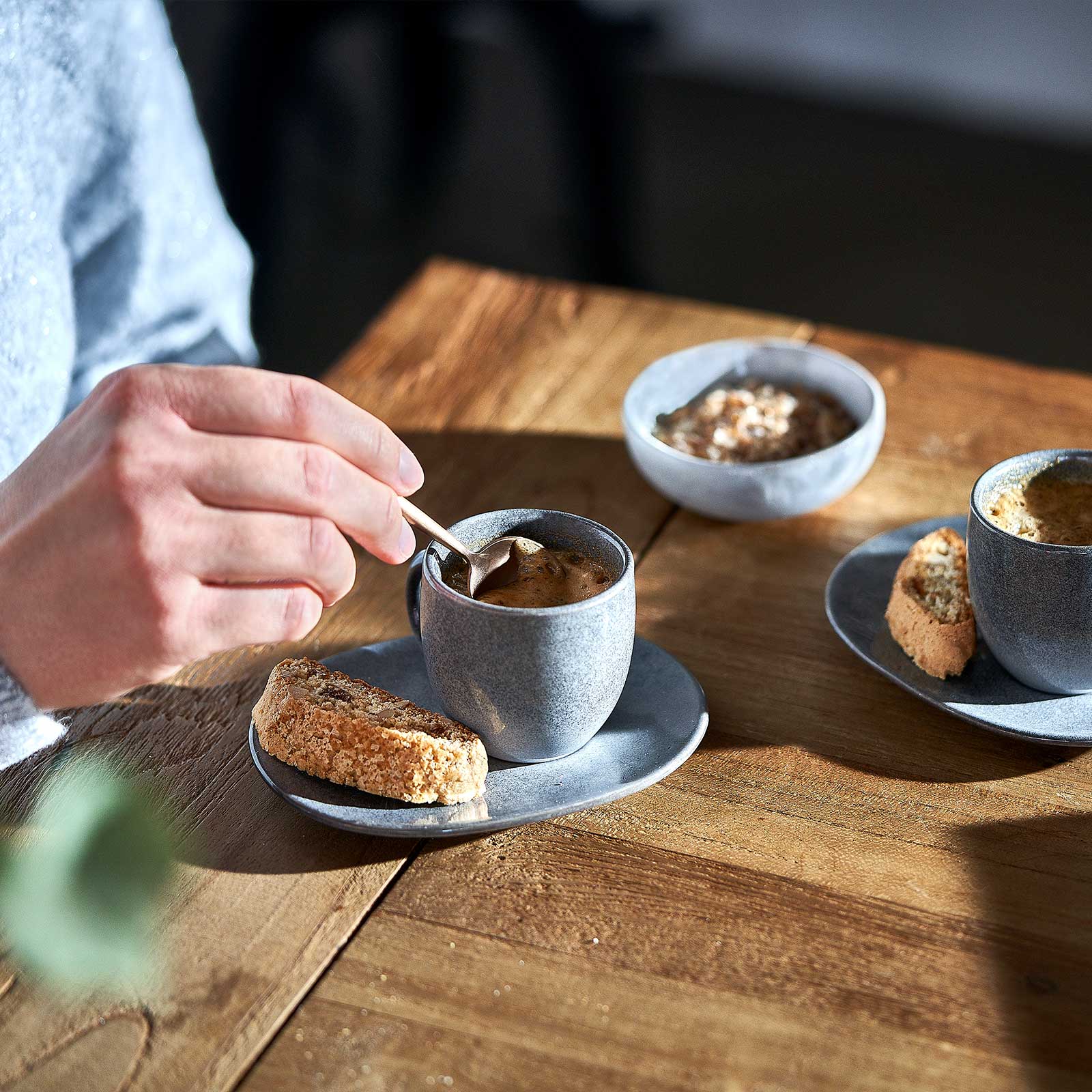 Espressotasse mit Untertasse Misty Cliff 4er-Set, Steingut – Springlane